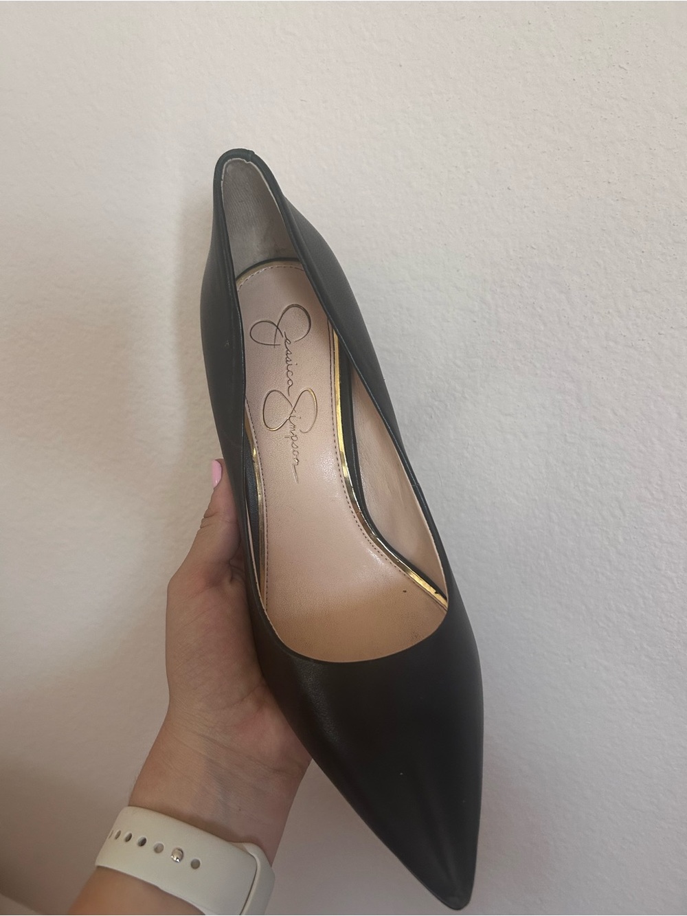 Size 8 Jessica Simpson Classic Black Pointed-Toe High Heel Pump - Picture 2 of 3